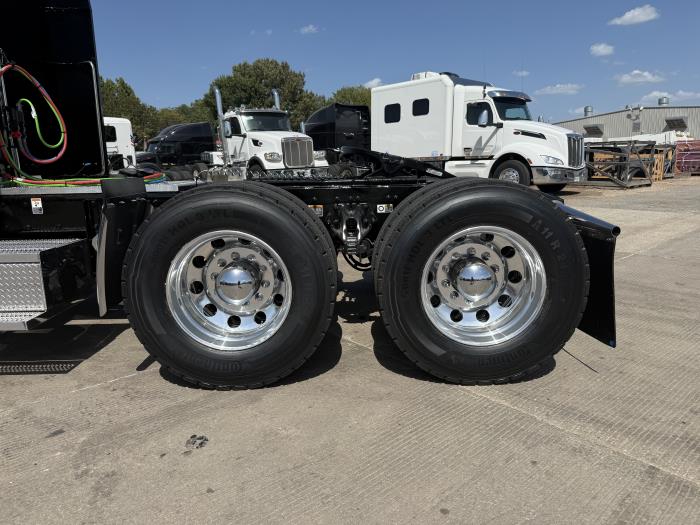 2027 Peterbilt 589-18