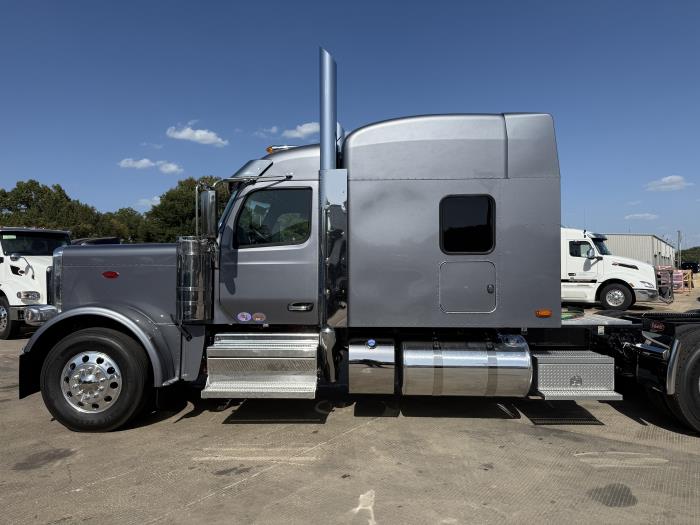 2027 Peterbilt 589-5