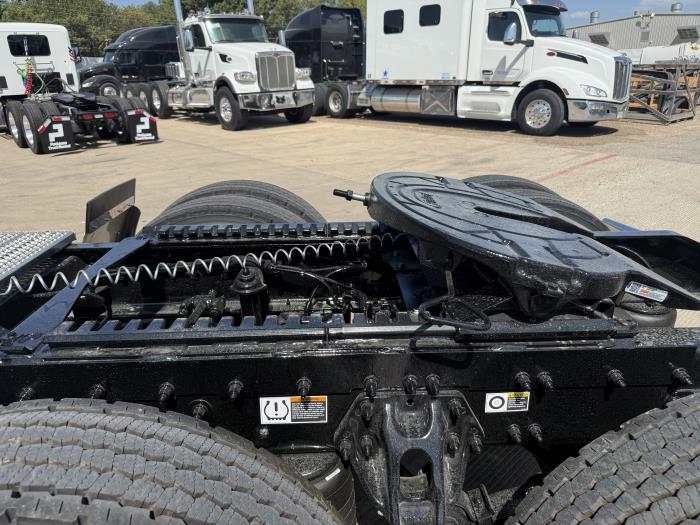 2027 Peterbilt 589-21
