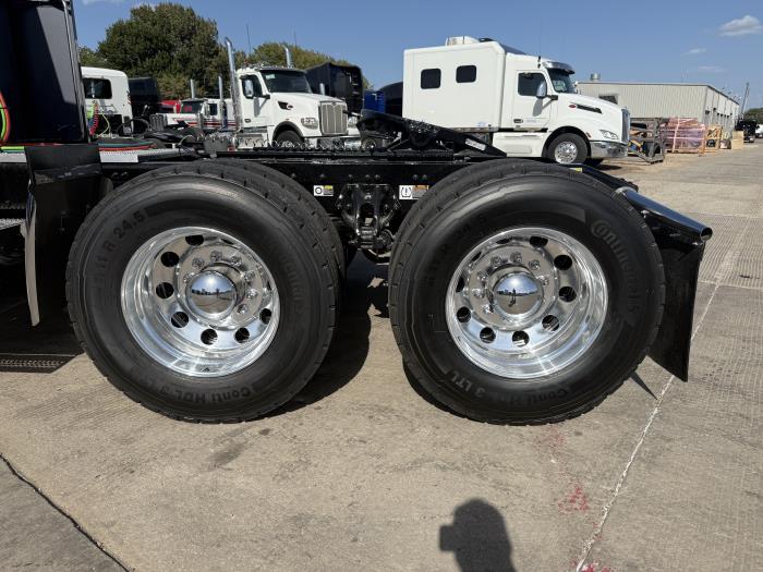 2027 Peterbilt 589-18