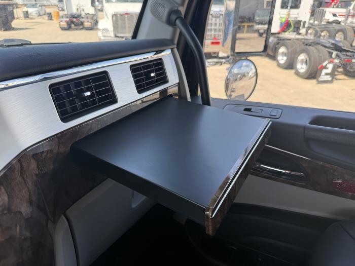 2027 Peterbilt 589-36