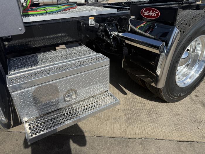 2027 Peterbilt 589-20