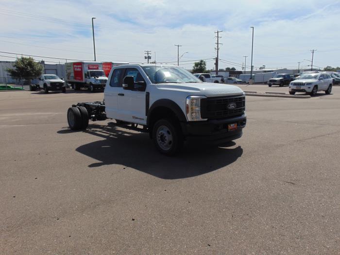 2027 Ford F-450-3