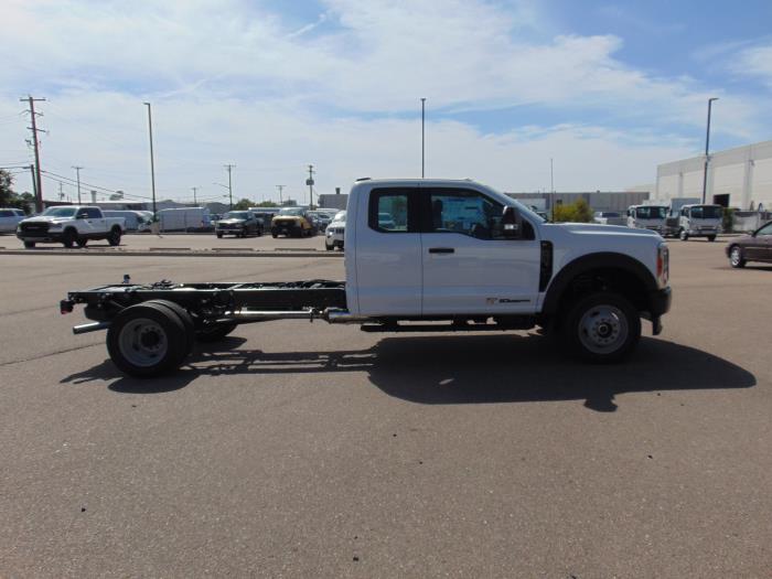 2027 Ford F-450-4