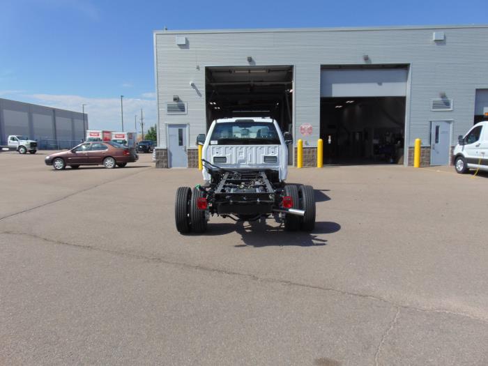 2027 Ford F-450-6