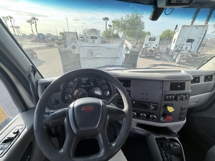 2018 Peterbilt 579-11