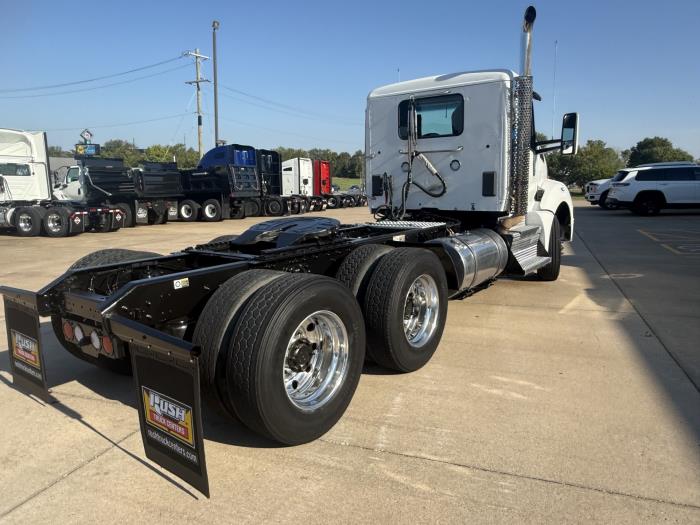 2022 Kenworth T880-4