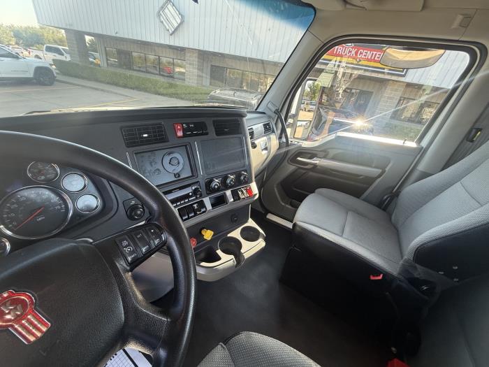 2022 Kenworth T880-11
