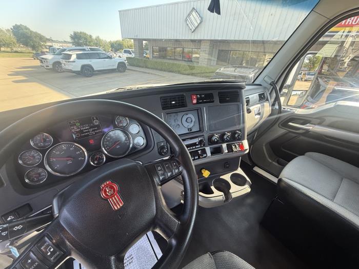 2022 Kenworth T880-12