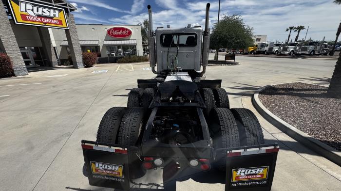 2020 Peterbilt 389-4