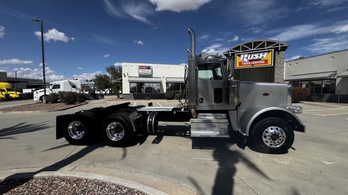 2020 Peterbilt 389-6