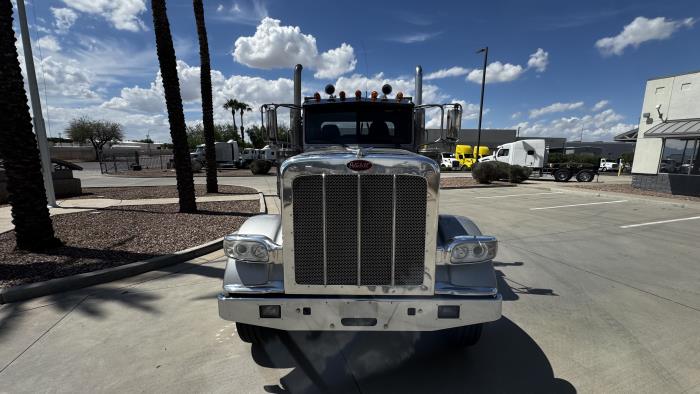 2020 Peterbilt 389-8