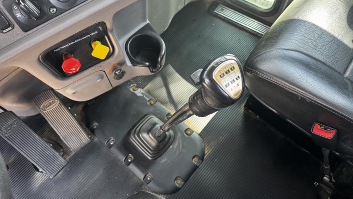 2020 Peterbilt 389-15