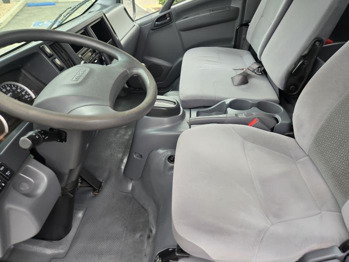 2022 Isuzu NRR-5