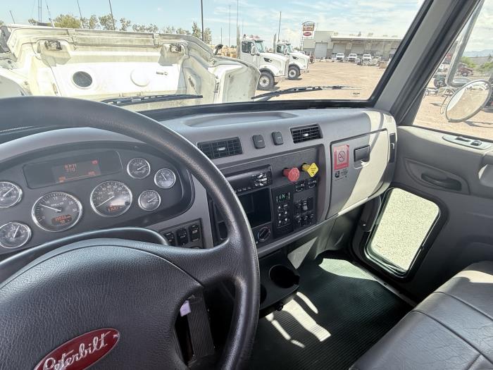 2020 Peterbilt 337-10