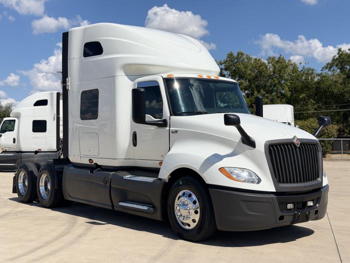 2022 International LT625-2