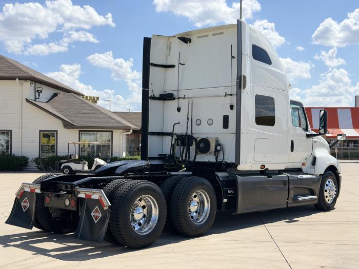 2022 International LT625-4