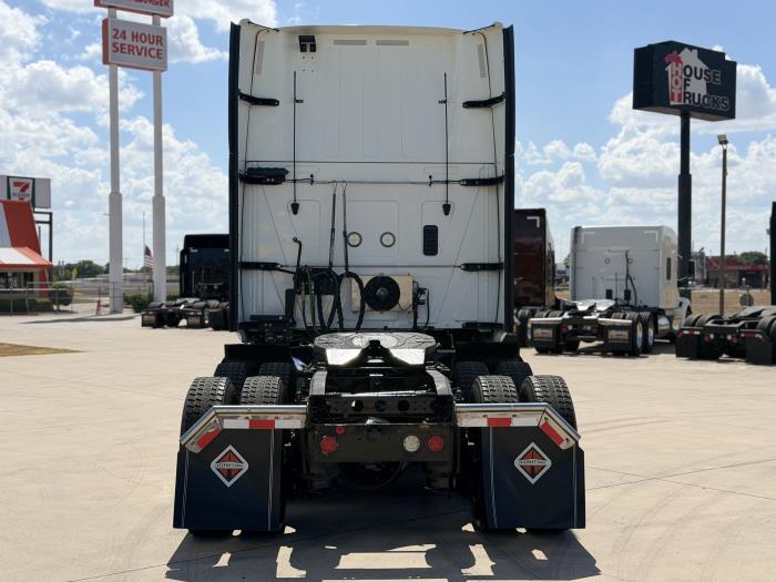 2022 International LT625-5