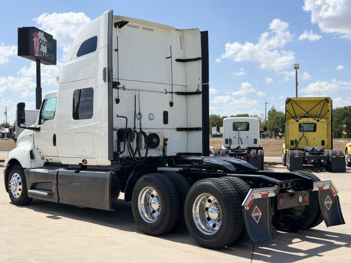 2022 International LT625-6