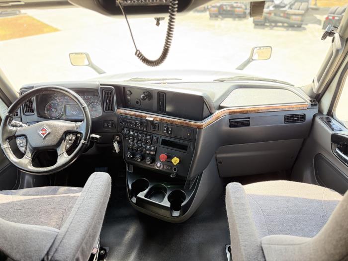 2022 International LT625-24