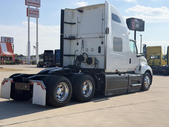 2022 International LT625-4