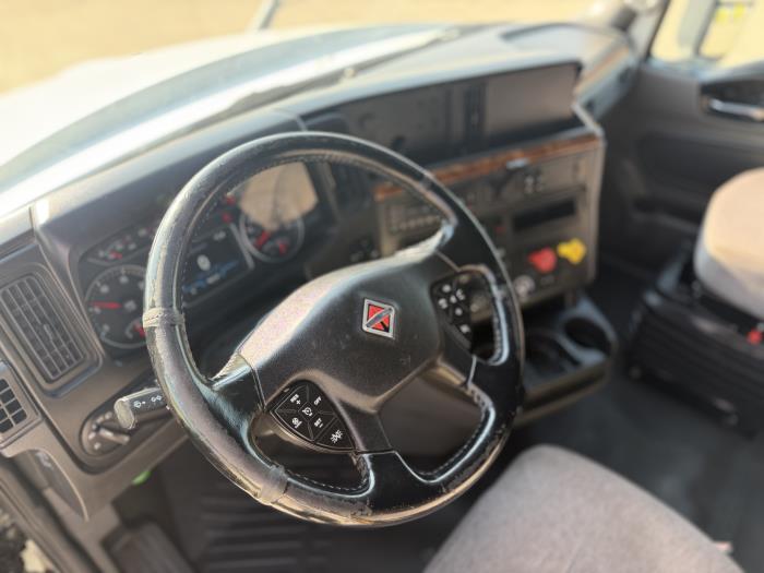 2022 International LT625-17