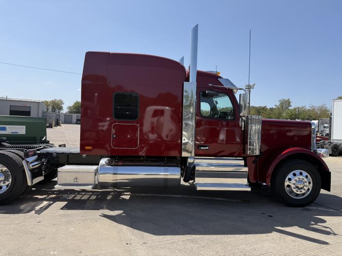 2027 Peterbilt 589-10