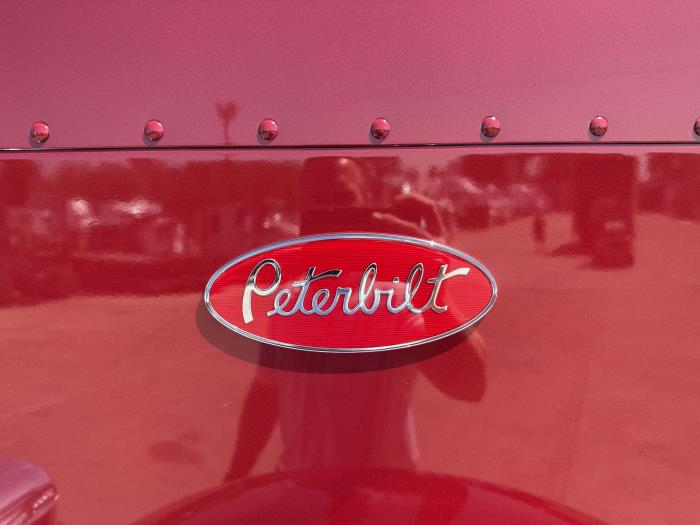 2027 Peterbilt 589-16