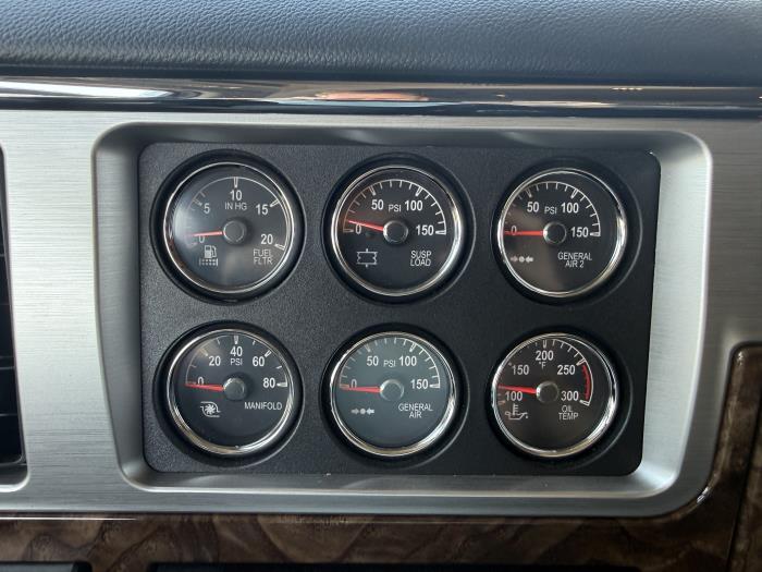 2027 Peterbilt 589-36