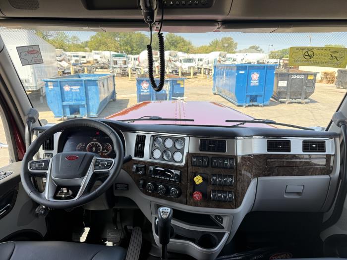 2027 Peterbilt 589-60