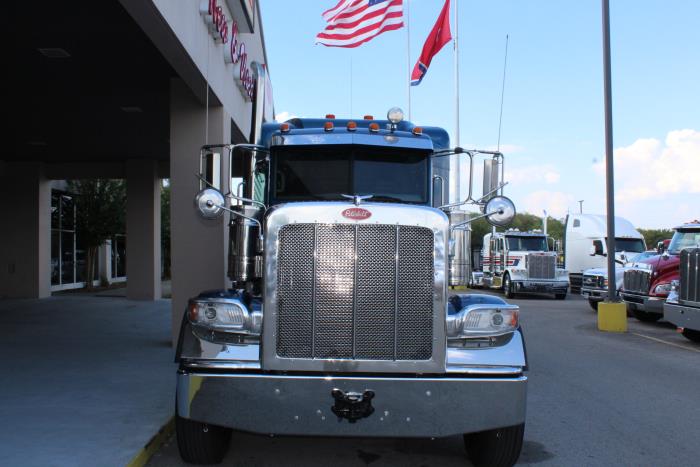 2022 Peterbilt 389-1