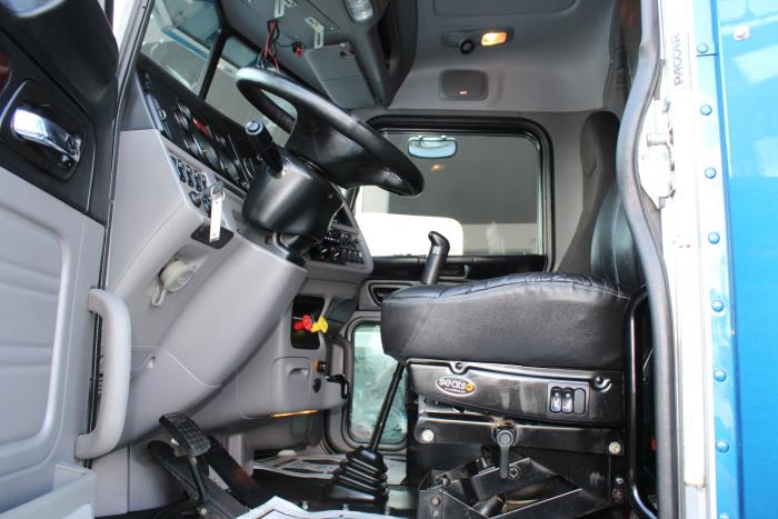 2022 Peterbilt 389-9
