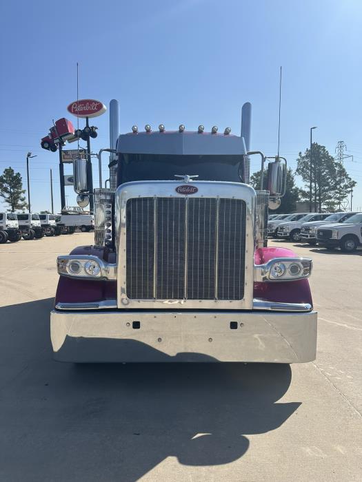 2025 Peterbilt 589-2