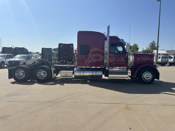 2025 Peterbilt 589-4