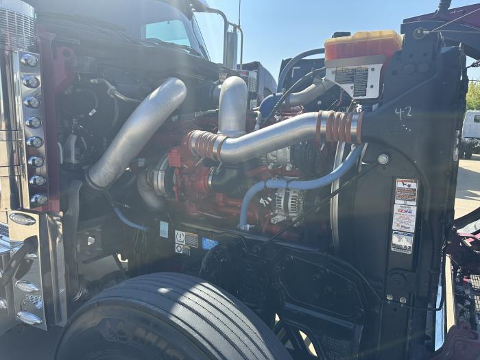 2025 Peterbilt 589-15