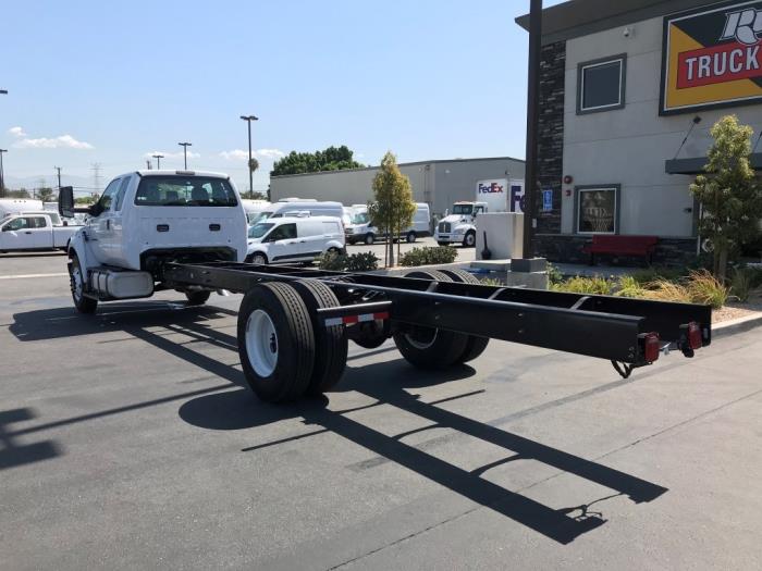 2027 Ford F-650-1