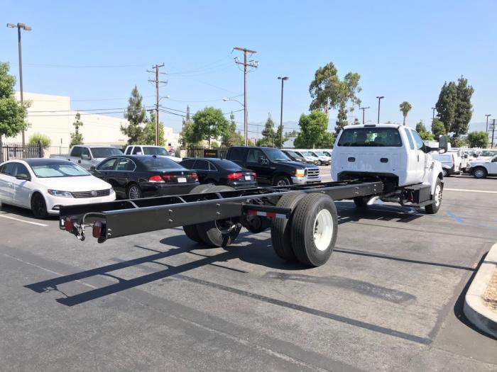 2027 Ford F-650-2