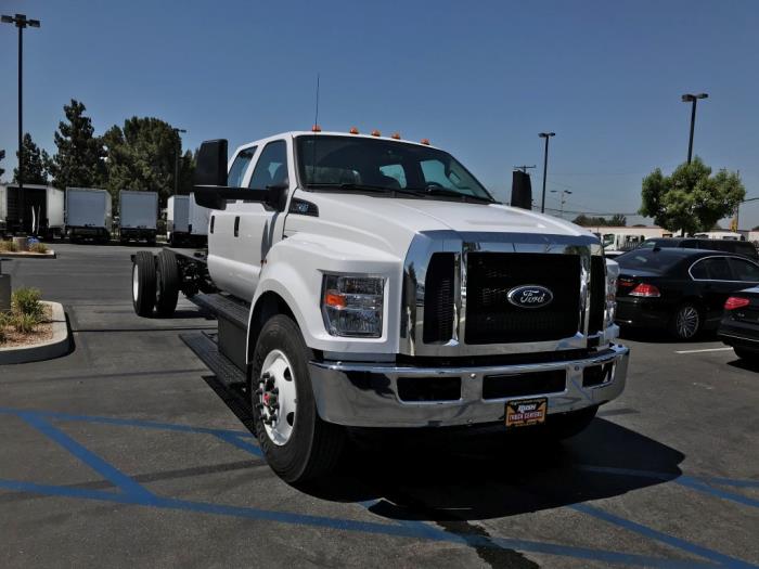 2027 Ford F-650-3