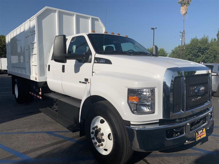 2027 Ford F-650-4