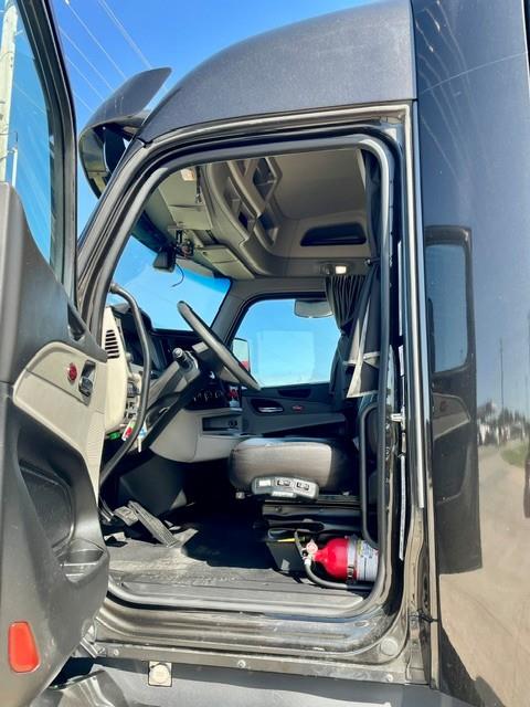 2023 Peterbilt 579-9