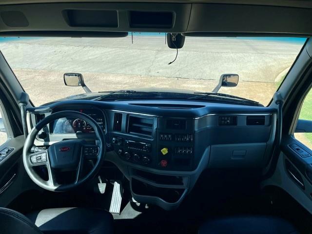 2023 Peterbilt 579-16