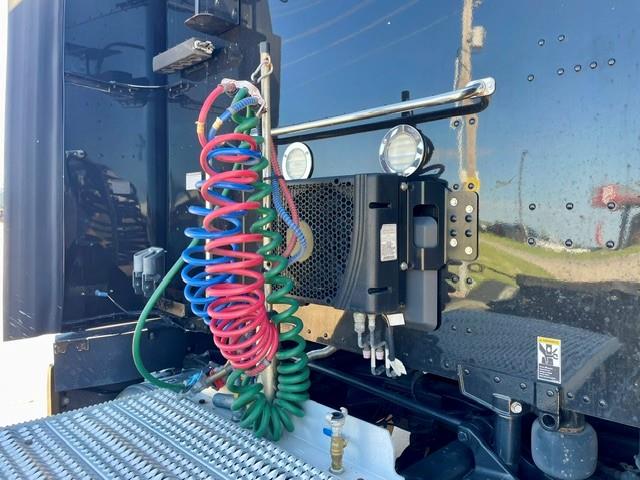 2023 Peterbilt 579-23