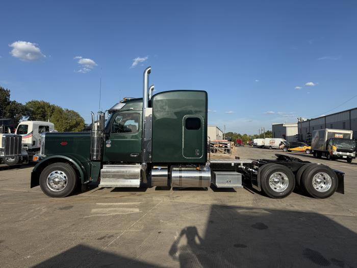 2027 Peterbilt 589-4