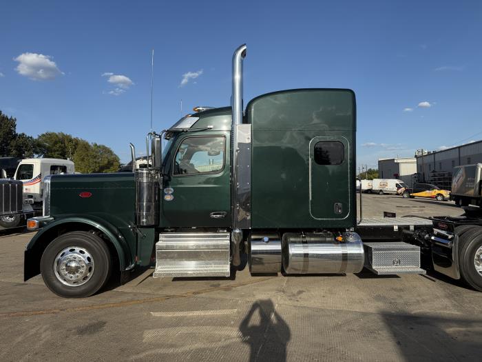 2027 Peterbilt 589-5