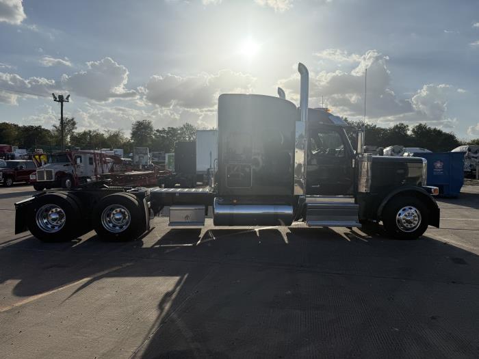 2027 Peterbilt 589-9