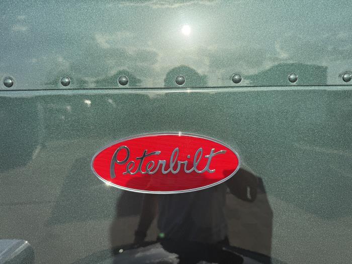 2027 Peterbilt 589-15