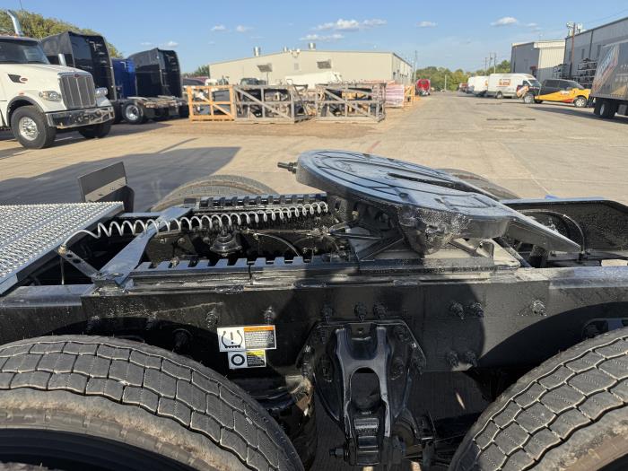 2027 Peterbilt 589-20