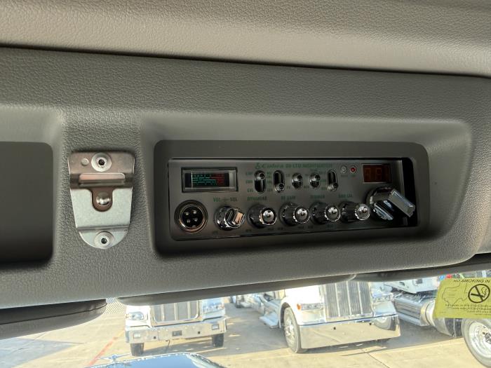 2027 Peterbilt 589-34