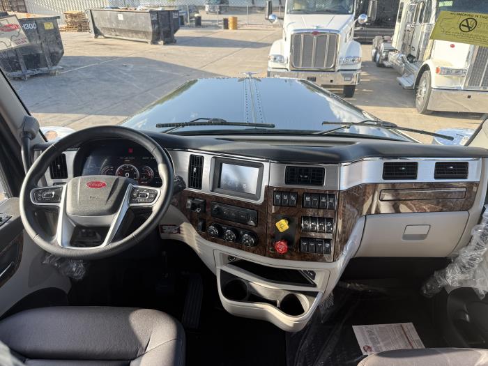 2027 Peterbilt 589-56