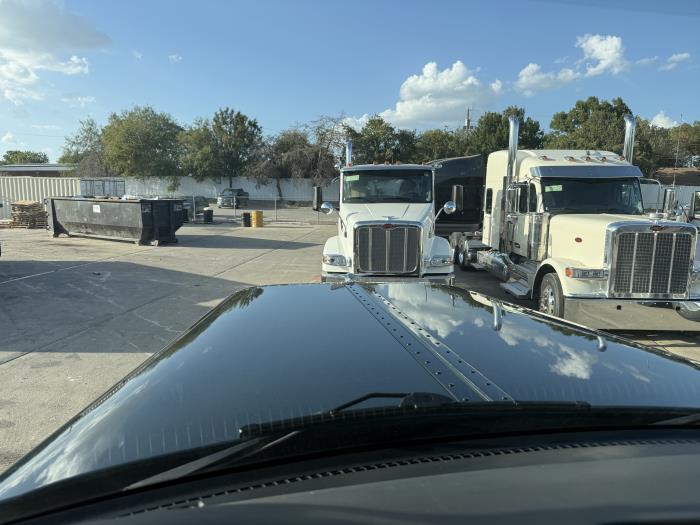 2027 Peterbilt 589-57